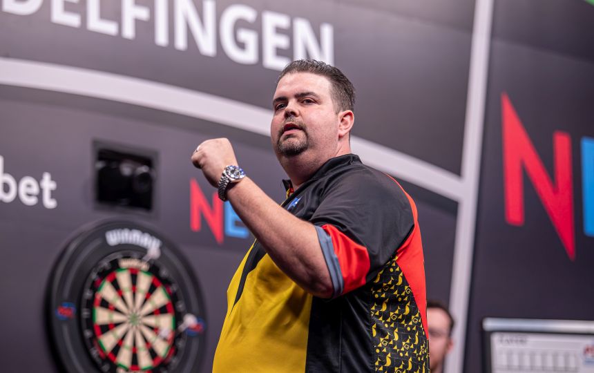 European darts grand prix clemens ganz stark ins viertelfinale 2024 04