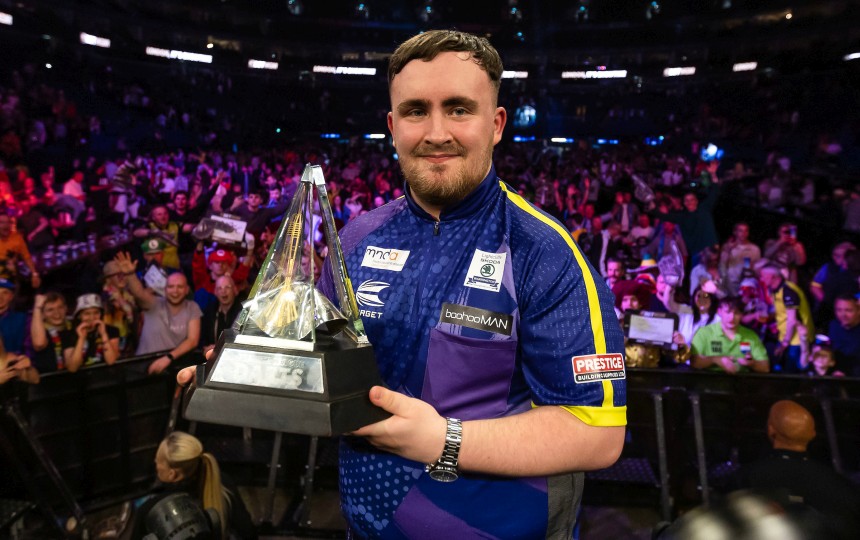 Mit 9 darter luke littler kroent sich mit 17 jahren zum premier league champion 2024 05