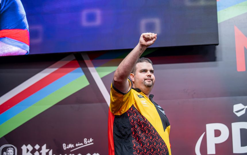 Hungarian darts trophy clemens bezwingt humphries auch van gerwen mit 9 darter 2024 09