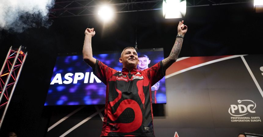 Swiss darts trophy aspinall schlaegt walpen wright raus 2024 09