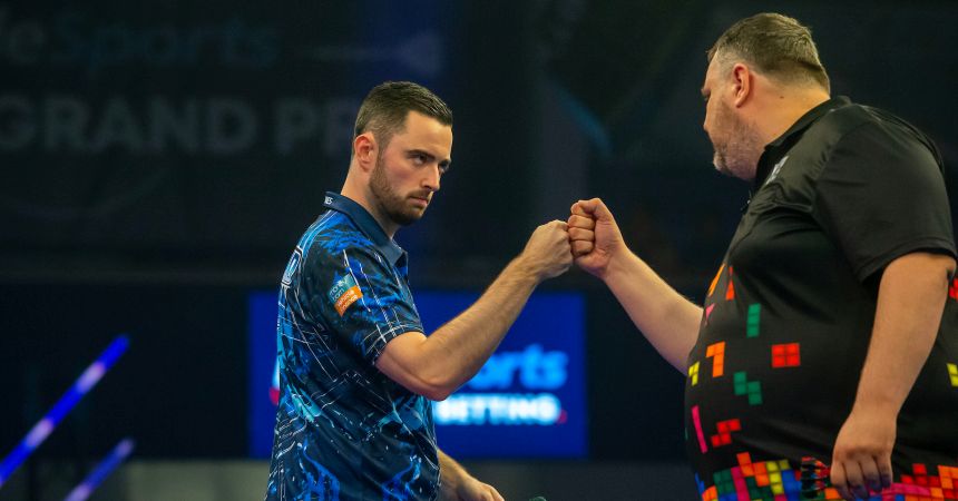 Humphries ueberrollt joyce im world grand prix halbfinale 2024 10