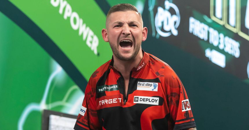 Dart wm 2025 aspinall mit muehe kist trotz 9 darter raus 2024 12