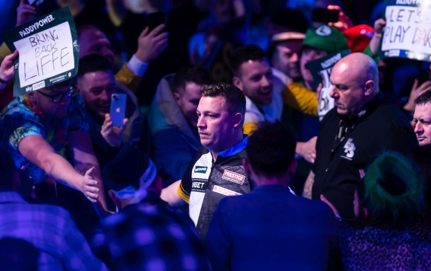 Dart wm 2025 dobey und dolan erreichen dritte runde 2024 12