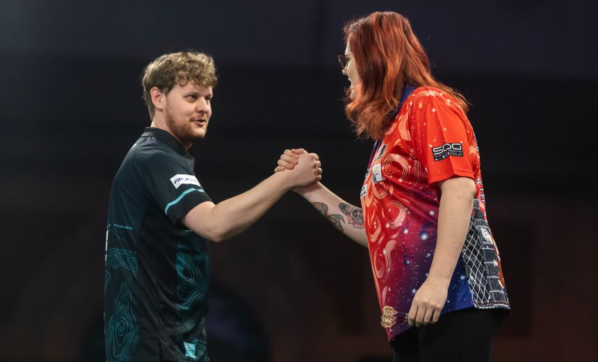 Dart wm 2025 doets bezwingt van leuven woodhouse schockt de decker 2024 12