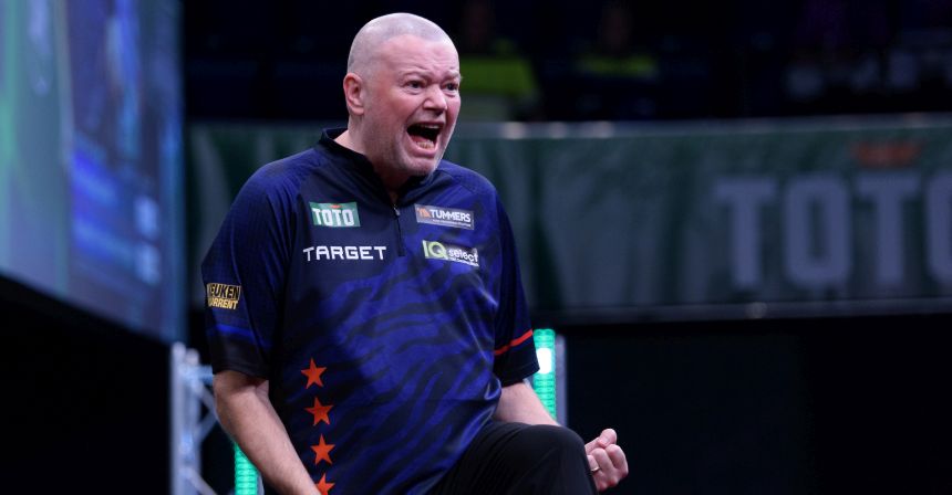 Dutch darts masters barney fuehrt heim quartett ins viertelfinale 2025 01