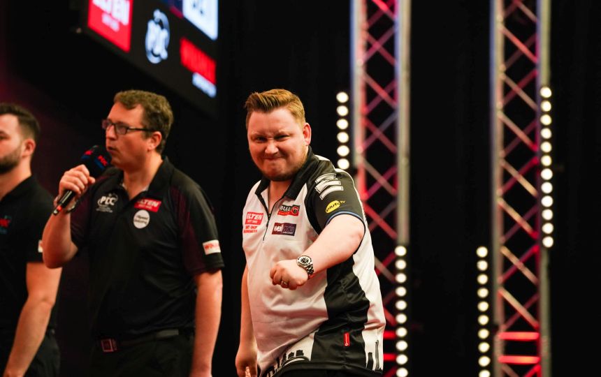 International darts open schindler verteilt hoechststrafe an van den bergh 2025 04