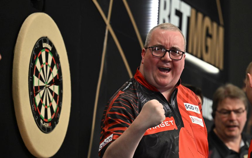 Premier league bunting erloest sich in berlin 2025 04