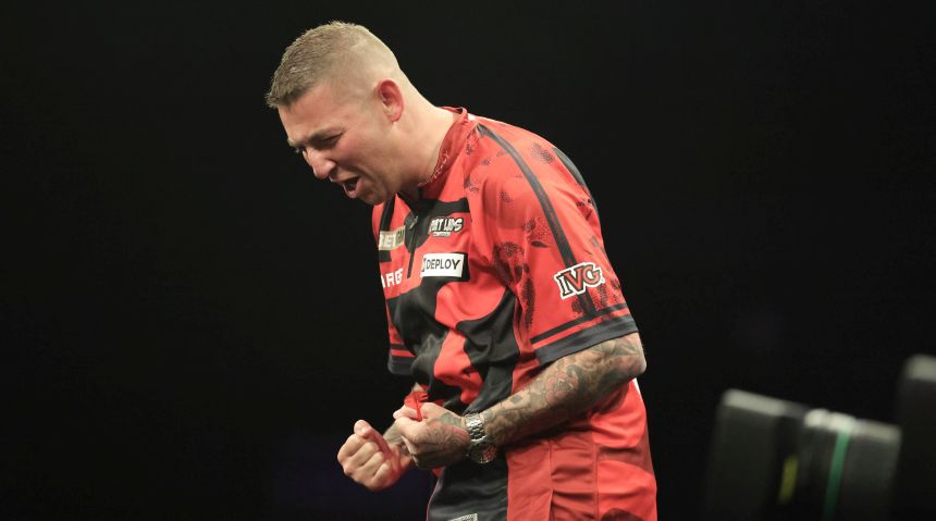 Premier league aspinall zieht mit tagessieg an van gerwen vorbei 2025 05