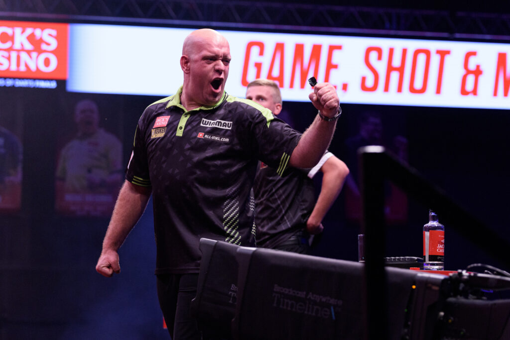 Michael van Gerwen gewinnt gegen Wessel Nijman