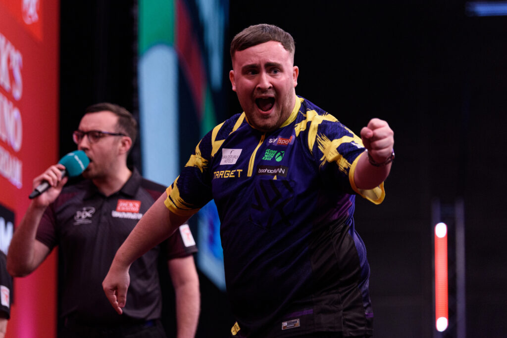 Luke Littler wird im Finale von Michael van Gerwen bezwungen