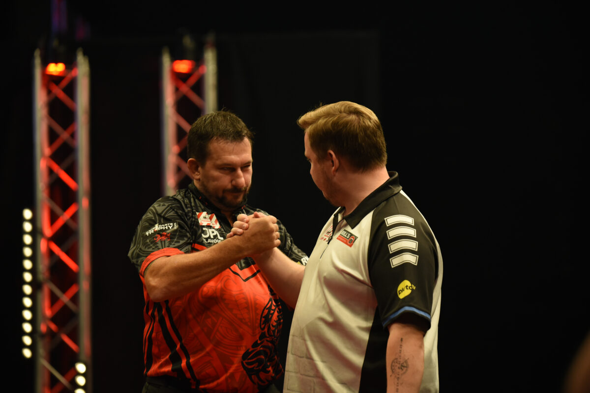 Clayton bezwingt Schindler