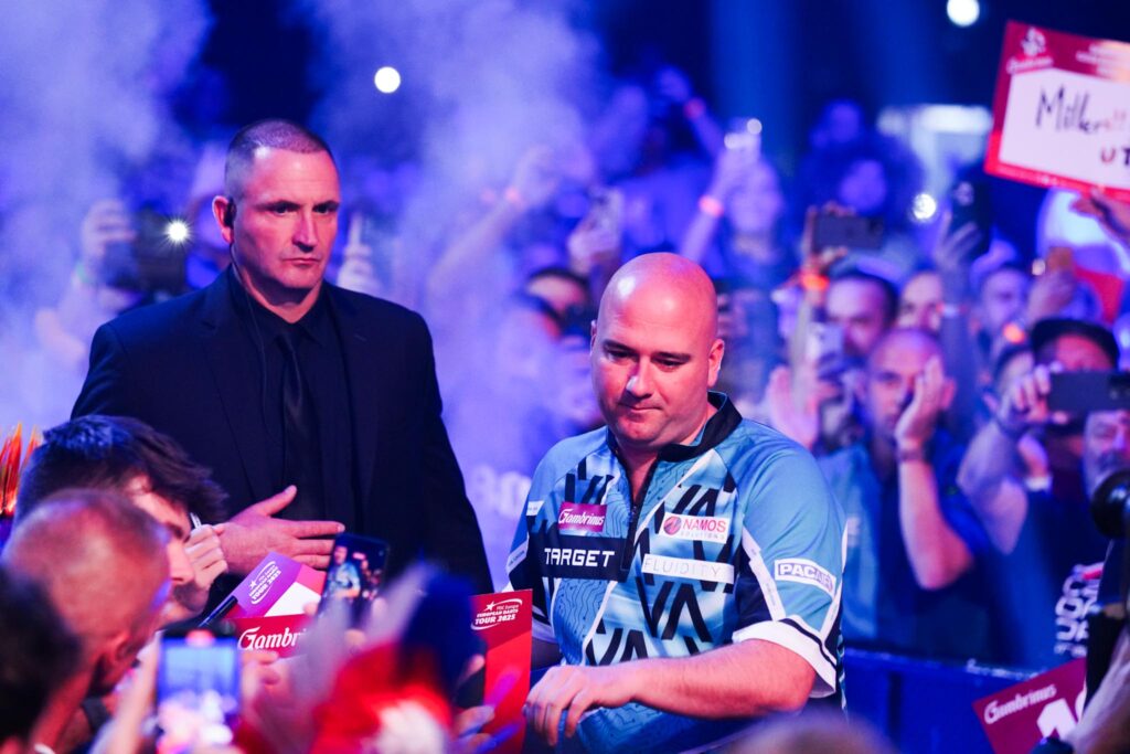 Rob Cross besiegt Krzysztof Ratajski
