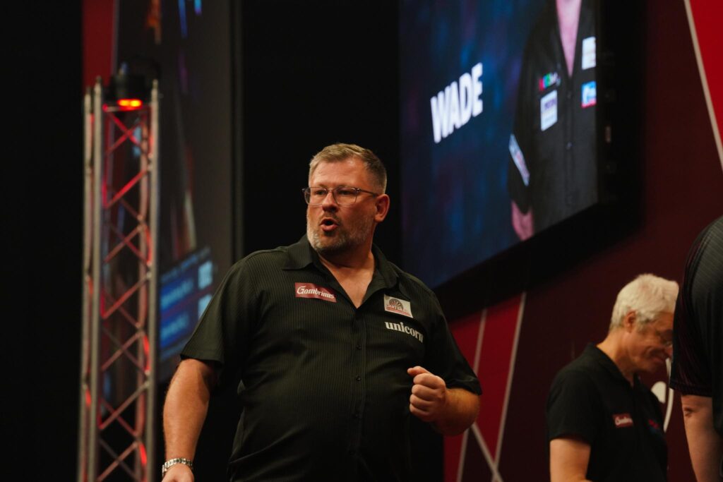 James Wade besiegt Stephen Bunting und zieht ins Viertelfinale ein