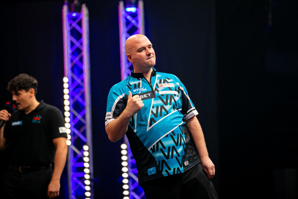 Rob Cross mit Daumen nach oben.