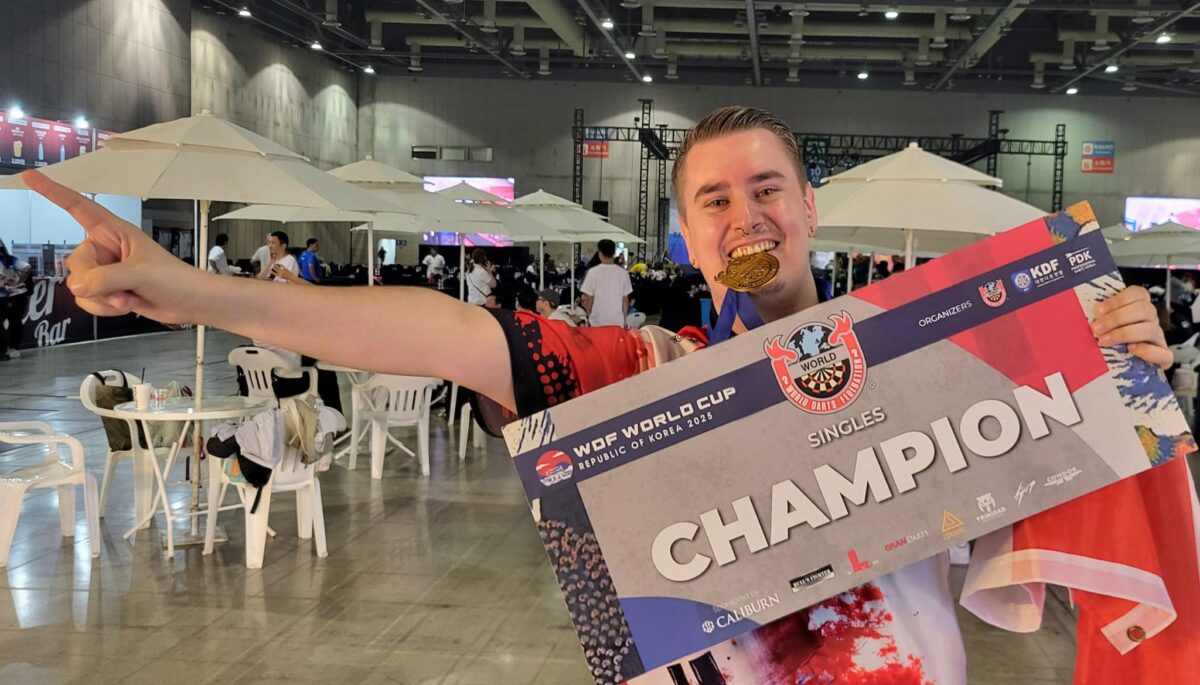 Franko Giuliani freut sich über Gold im Einzel