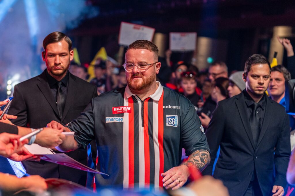 Tom Bissell bei der German Darts Championship 2025