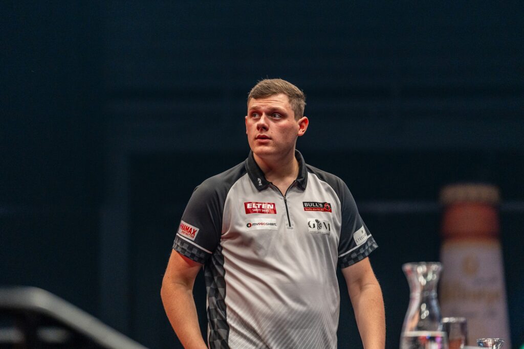 Felix Springer gab bei der German Darts Championship 2025 sein Debüt auf der European Tour