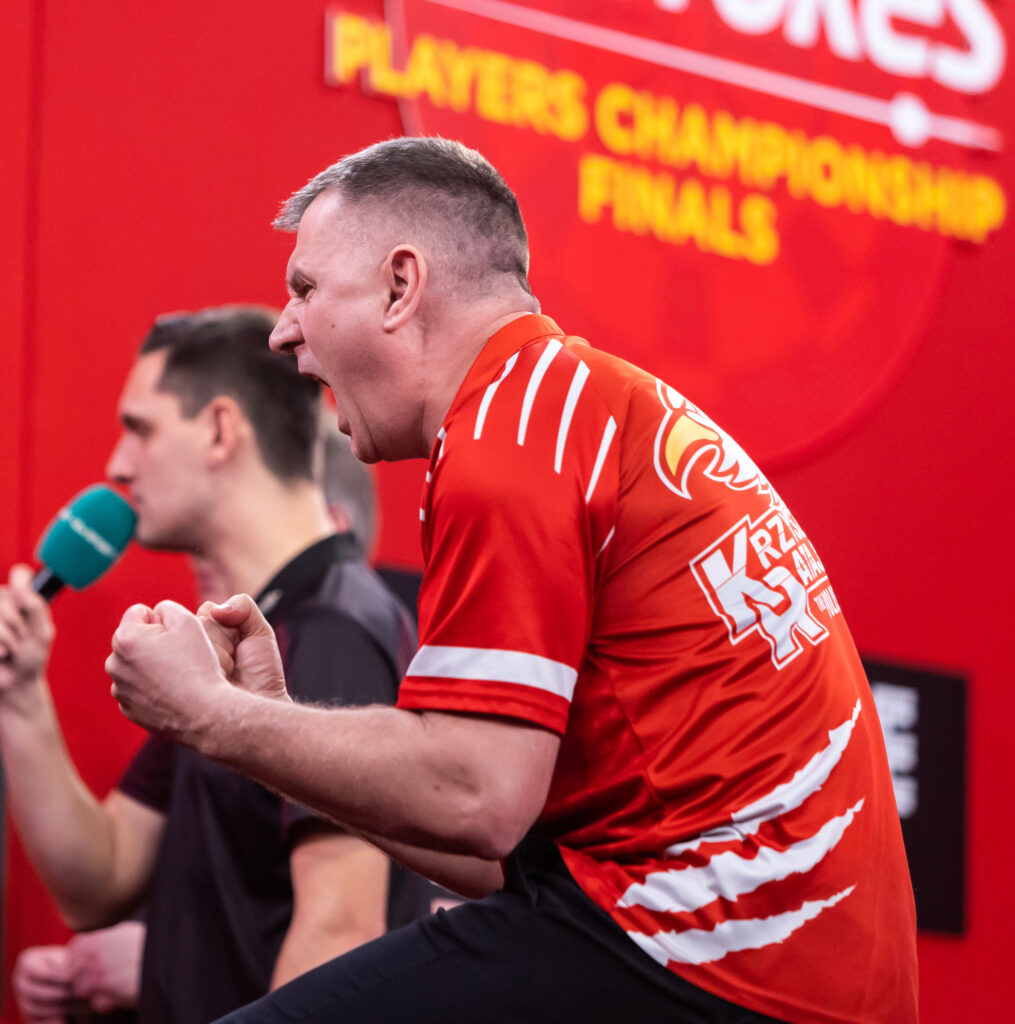 Krzysztof Ratajski schockt Gian van Veen