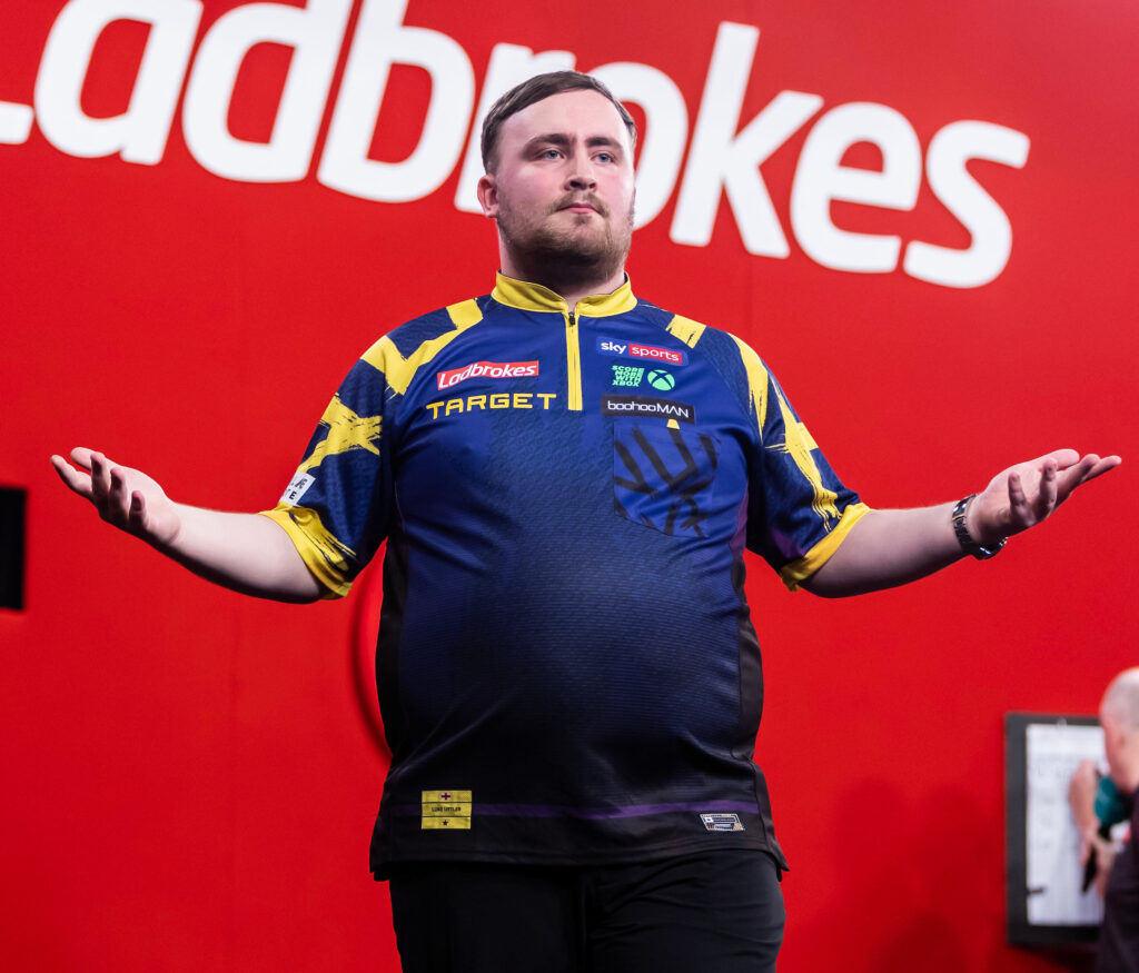 Luke Littler besiegt Ricardo Pietreczko