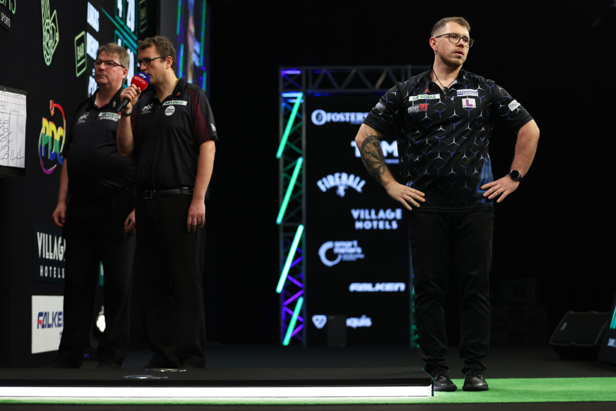 Lukas Wenig lässt sieben Matchdarts gegen Danny Noppert liegen
