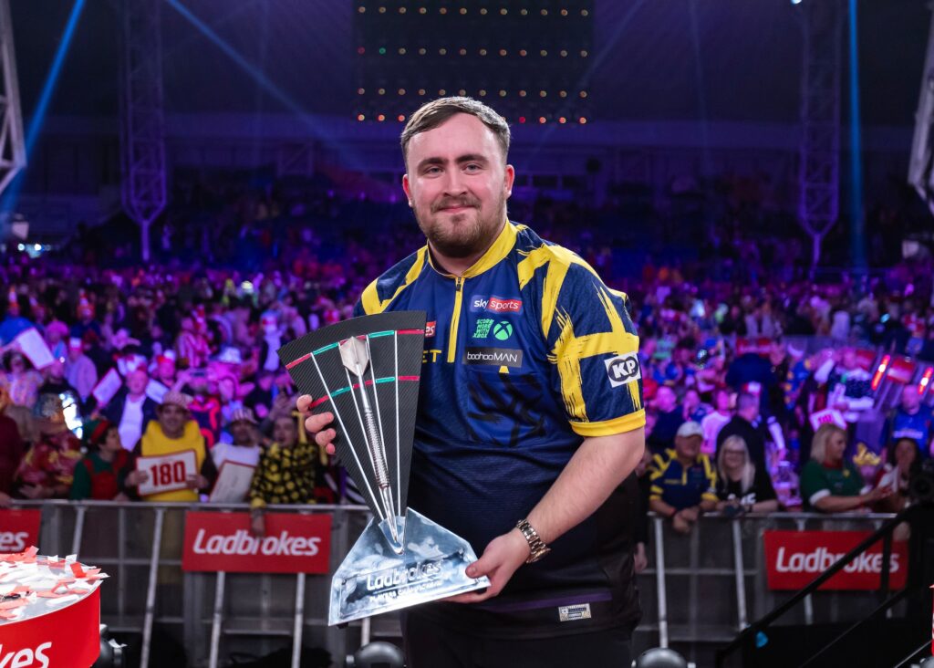 Luke Littler gewinnt auch die Players Championship Finals in Minehead
