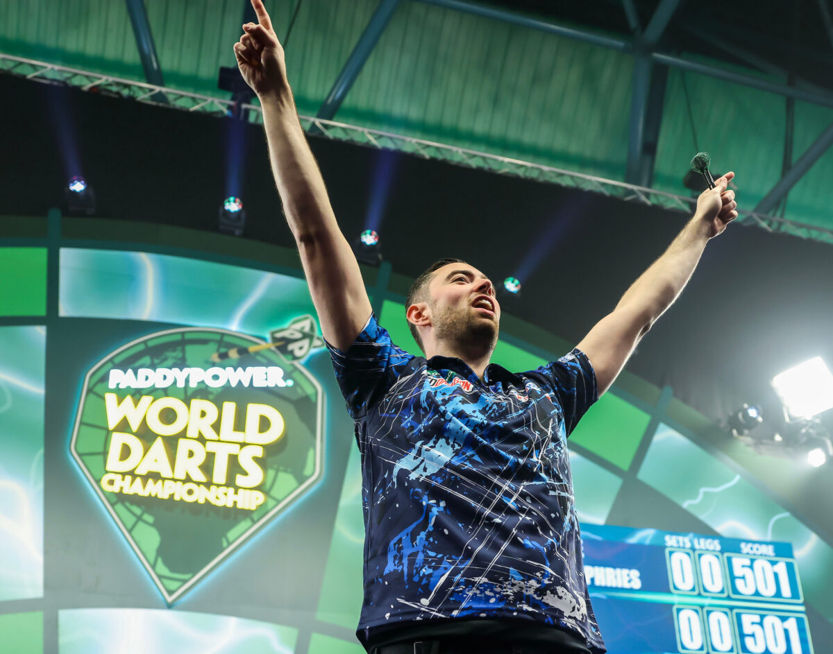 Luke Humphries gelingt der 3:0-Sieg &uuml;ber Paul Lim, der zumindest ein Leg holen durfte