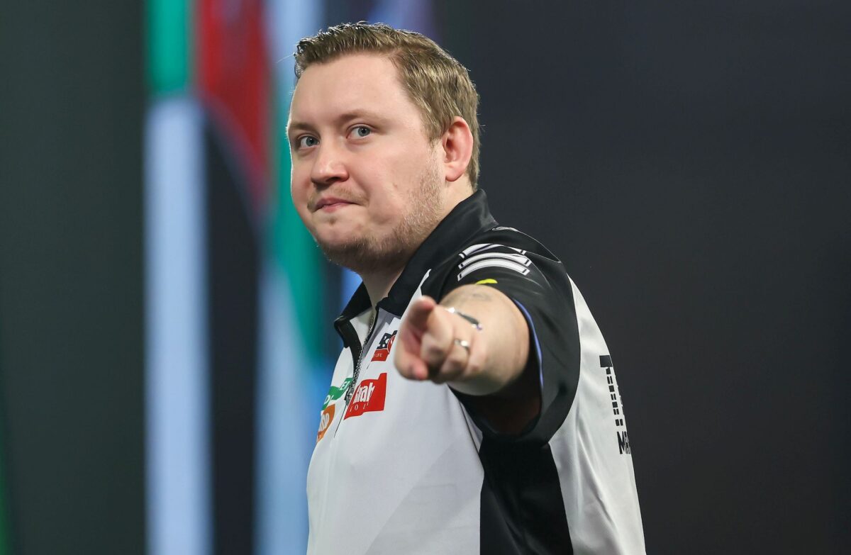 Martin Schindler spielt sich in die dritte WM-Runde