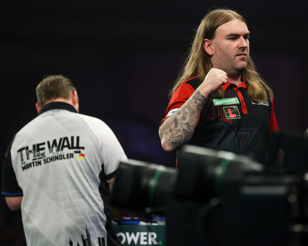 Ryan Searle steht nach seinem 4:0-Erfolg &uuml;ber Martin Schindler zum vierten Mal im Achtelfinale der PDC-WM