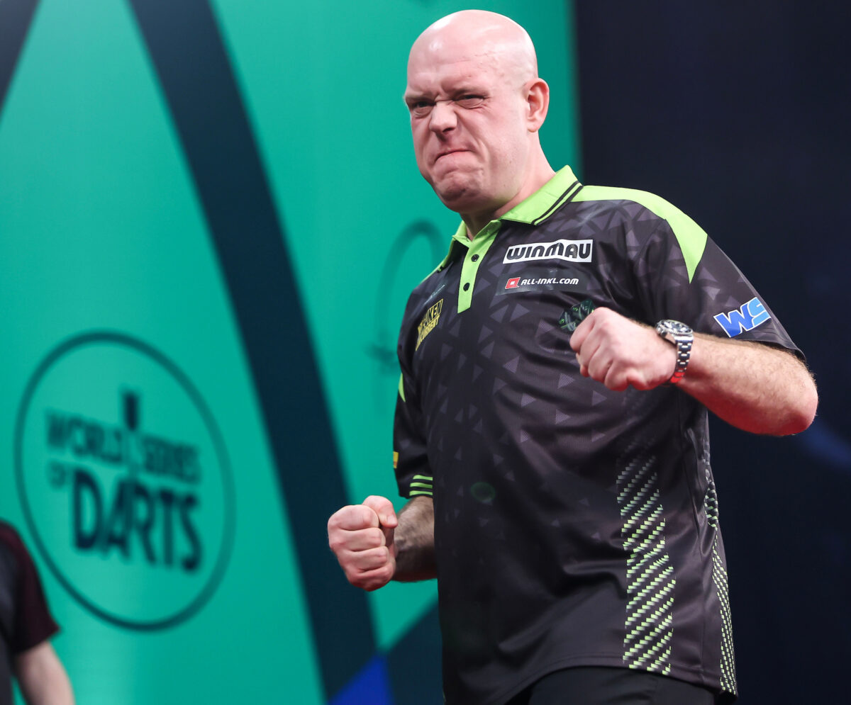 Mit dem Sieg beim Bahrain Darts Masters 2026 schnappt sich Michael van Gerwen seinen 17. Titel auf der World Series