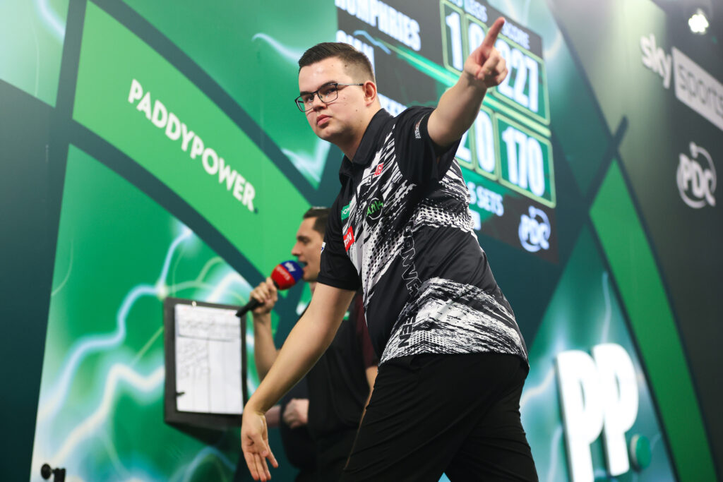 Gian van Veen steht nach einem 5:1-Sieg &uuml;ber Luke Humphries zum ersten Mal im Halbfinale der PDC-WM