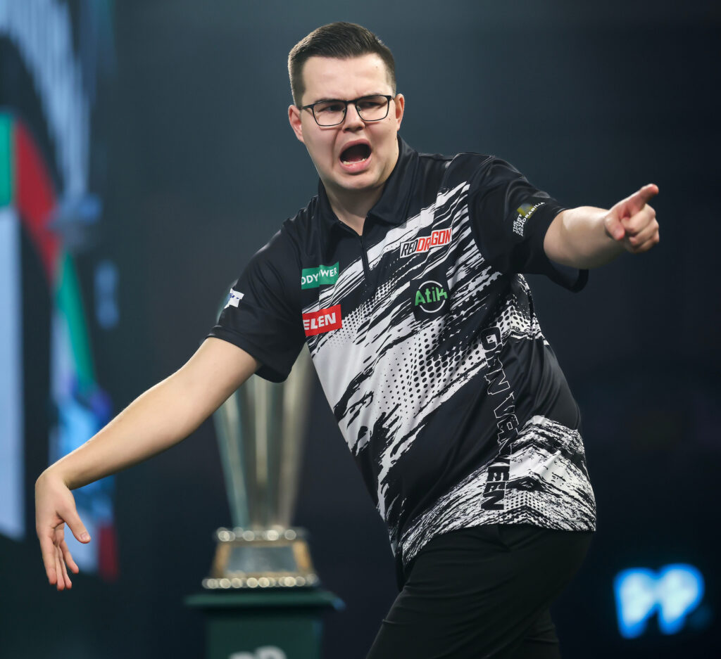 Van Veen schnappt sich den ersten Satz