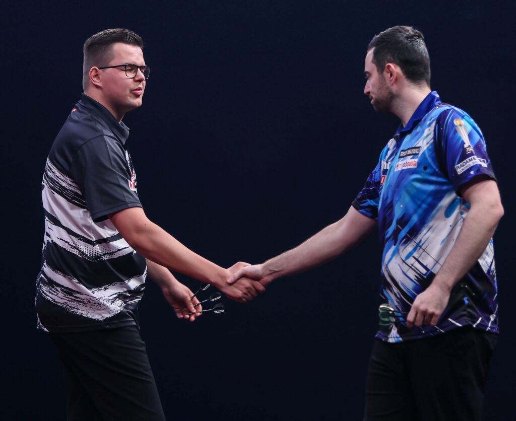 Humphries mit dem besseren Timing gegen Gian van Veen