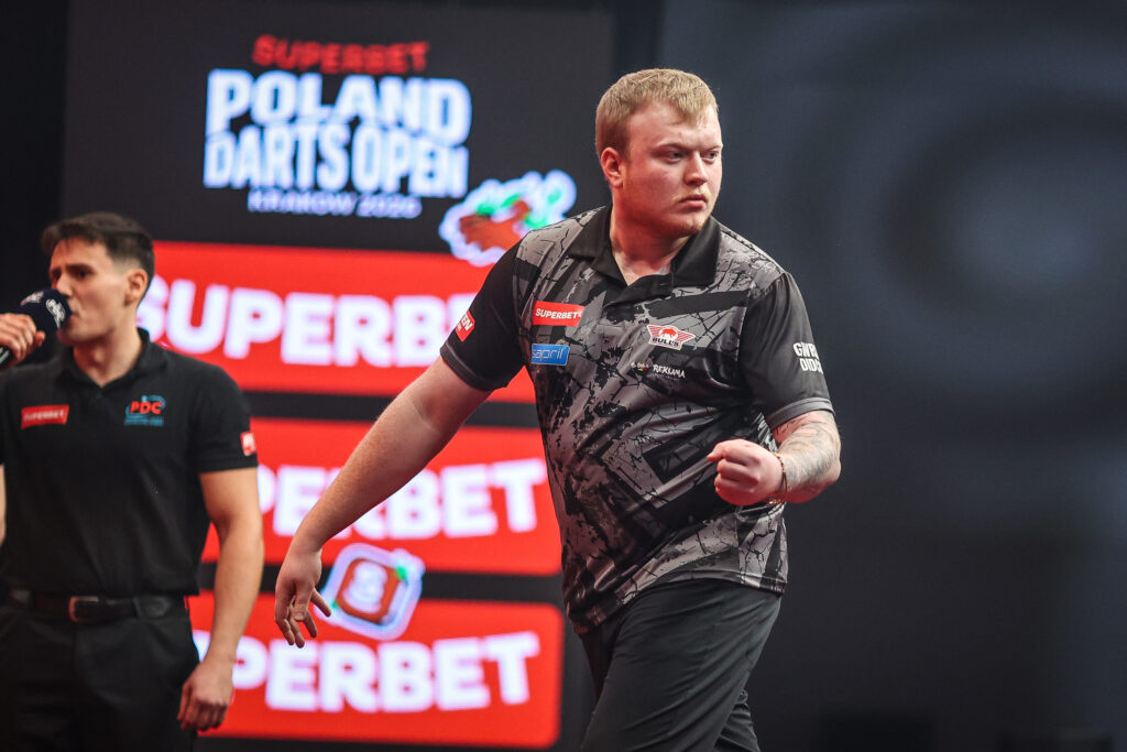 Adam Gawlas gewinnt gegen Dirk van Duijvenbode und kehrt erfolgreich auf die European Tour zurück