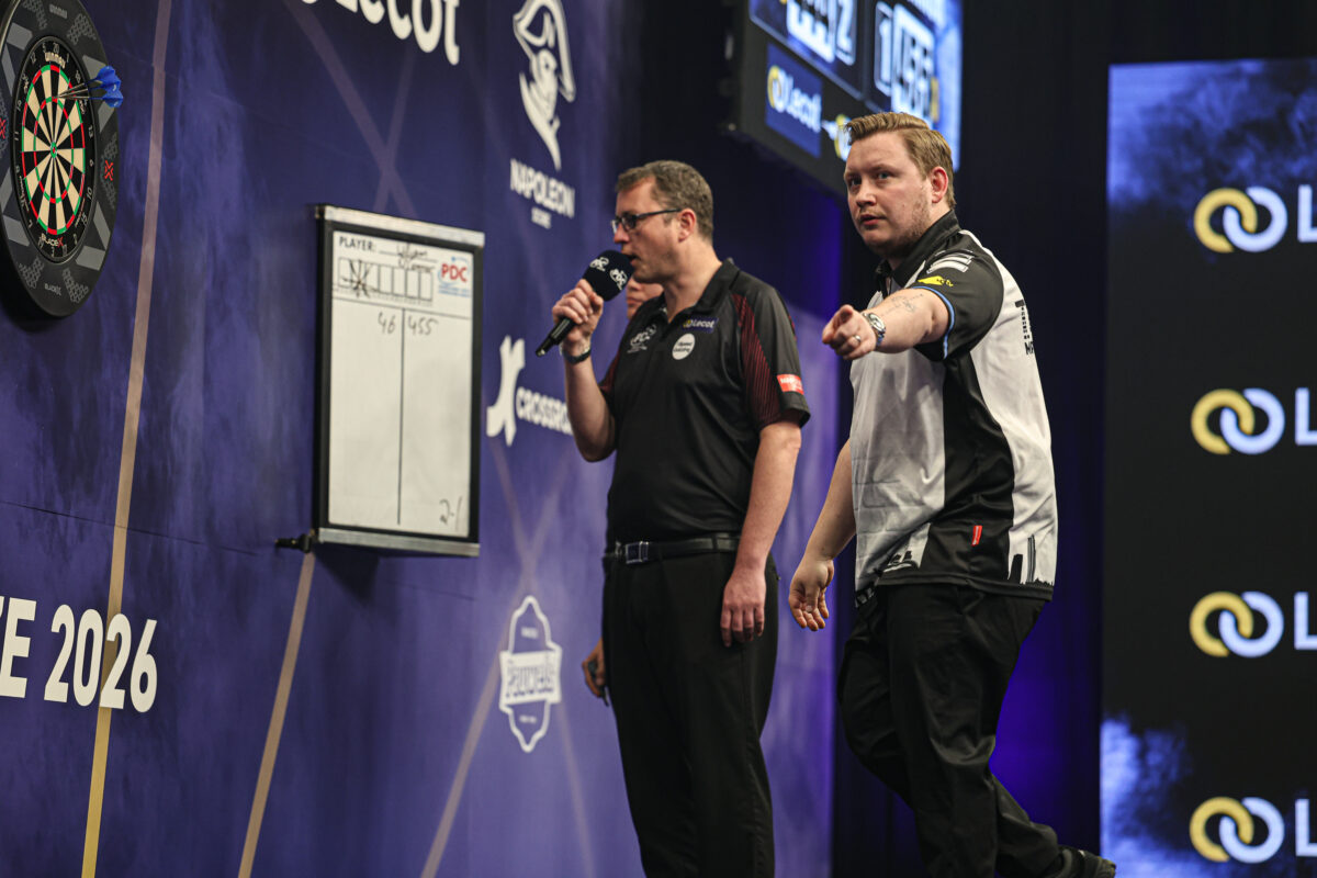 Martin Schindler besiegt William O'Connor mit 6:3