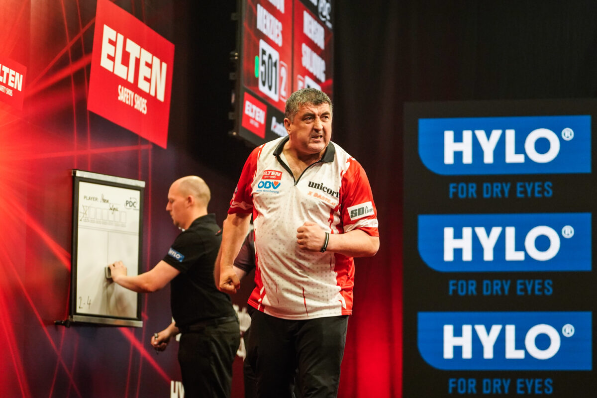 Mensur Suljovic gewinnt gegen Cameron Menzies