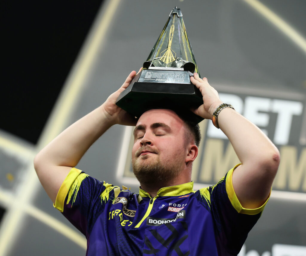 Luke Littler gewinnt zum zweiten Mal die Premier League Darts