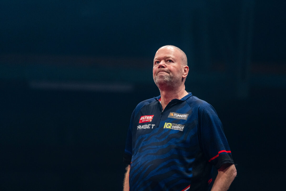 Raymond van Barneveld k&uuml;ndigt eine Turnierpause bis September an