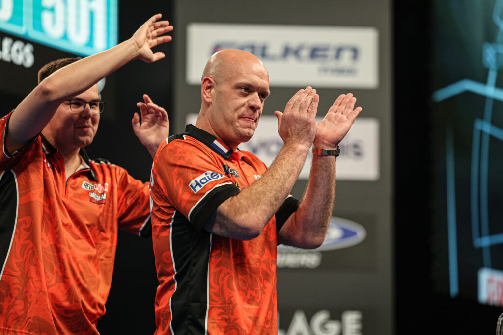 Michael van Gerwen und Gian van Veen treffen morgen im Viertelfinale auf Deutschland