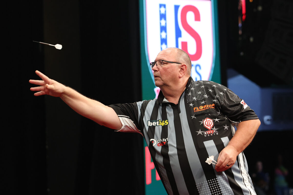 Gary Mawson beim Wurf w&auml;hrend der US Darts Masters 2026