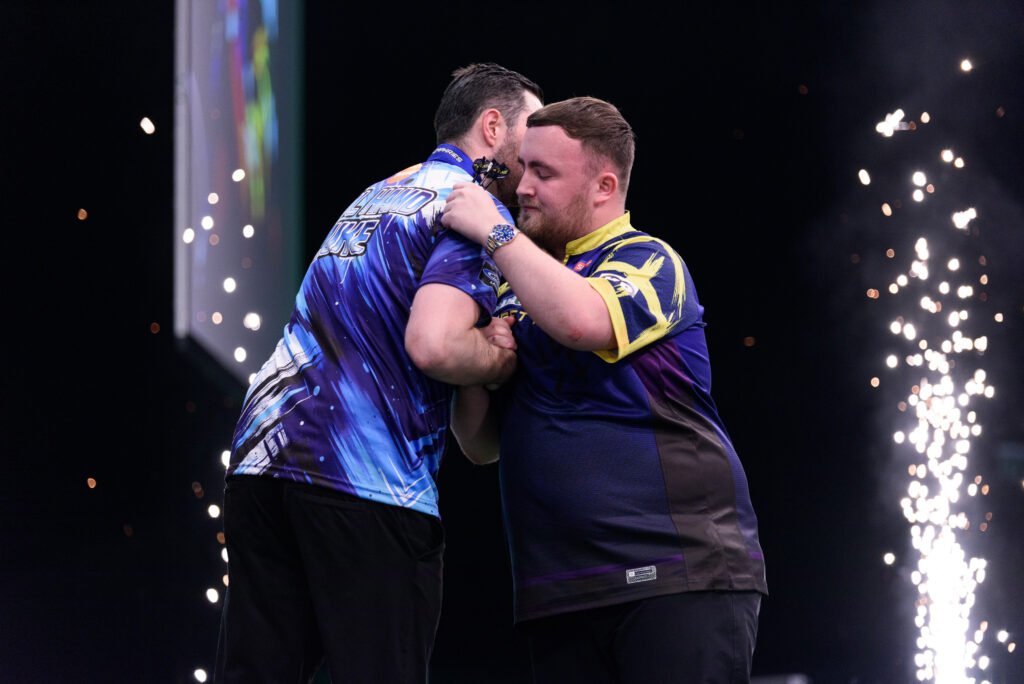 Luke Humphries gelang gegen Luke Littler die erfolgreiche Revanche f&uuml;r das verloren gegangene Finale der Premier League
