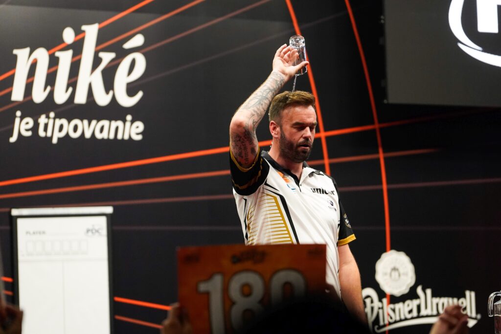 Ross Smith gewann das letzte Spiel des Samstags gegen Joe Cullen