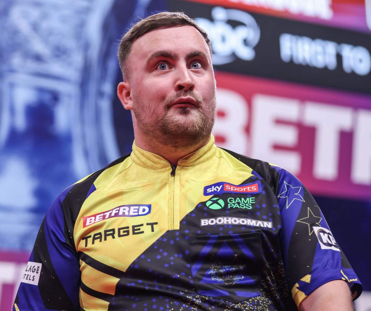 Ein weiterer &uuml;berragender Auftritt von Luke Littler bringt ihn ins Finale des World Matchplay und l&auml;sst ihn in der Weltrangliste die Drei-Millionen-Pfund-Marke knacken