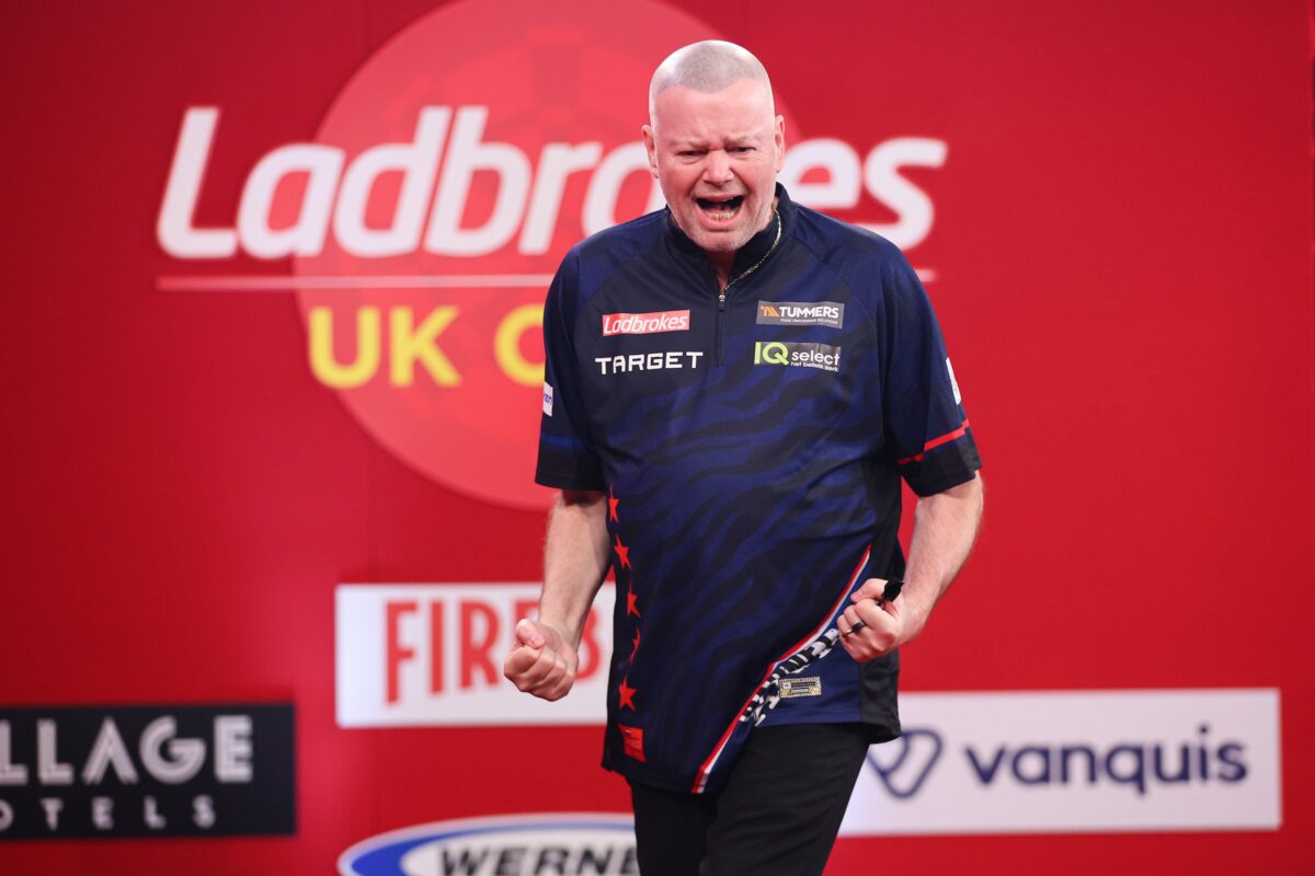 Raymond van Barneveld qualifizierte sich sowohl für die Flanders Darts Trophy als auch für die Swiss Darts Trophy