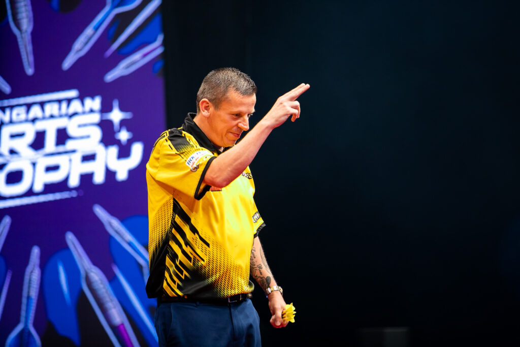 Dave Chisnall bezwang Wessel Nijman &uuml;berraschend deutlich mit 6:2