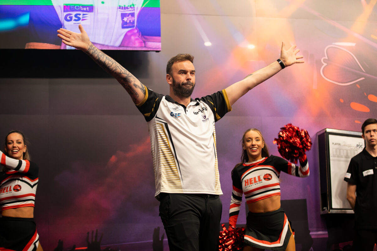 Ross Smith gewann nach den International Darts Open in Riesa nun auch das Turnier in Budapest.