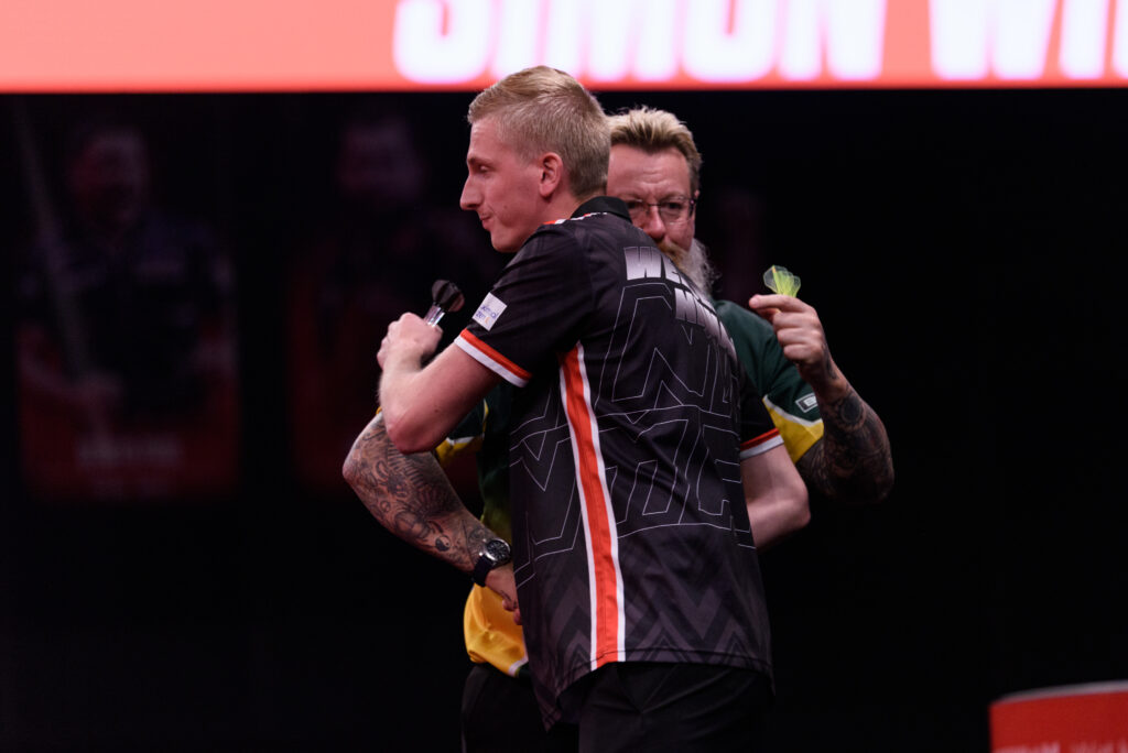 Wessel Nijman wurde seiner Favoritenrolle gegen Simon Whitlock gerecht