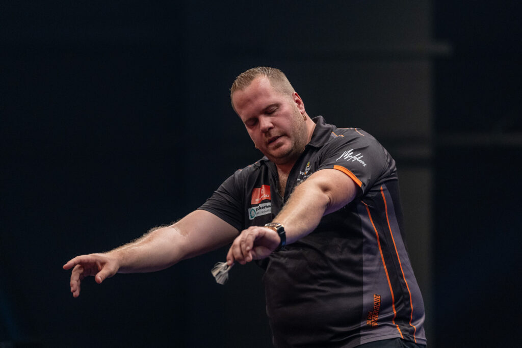 Dirk van Duijvenbode entt&auml;uschte gegen Mario Vandenbogaerde auf ganzer Linie