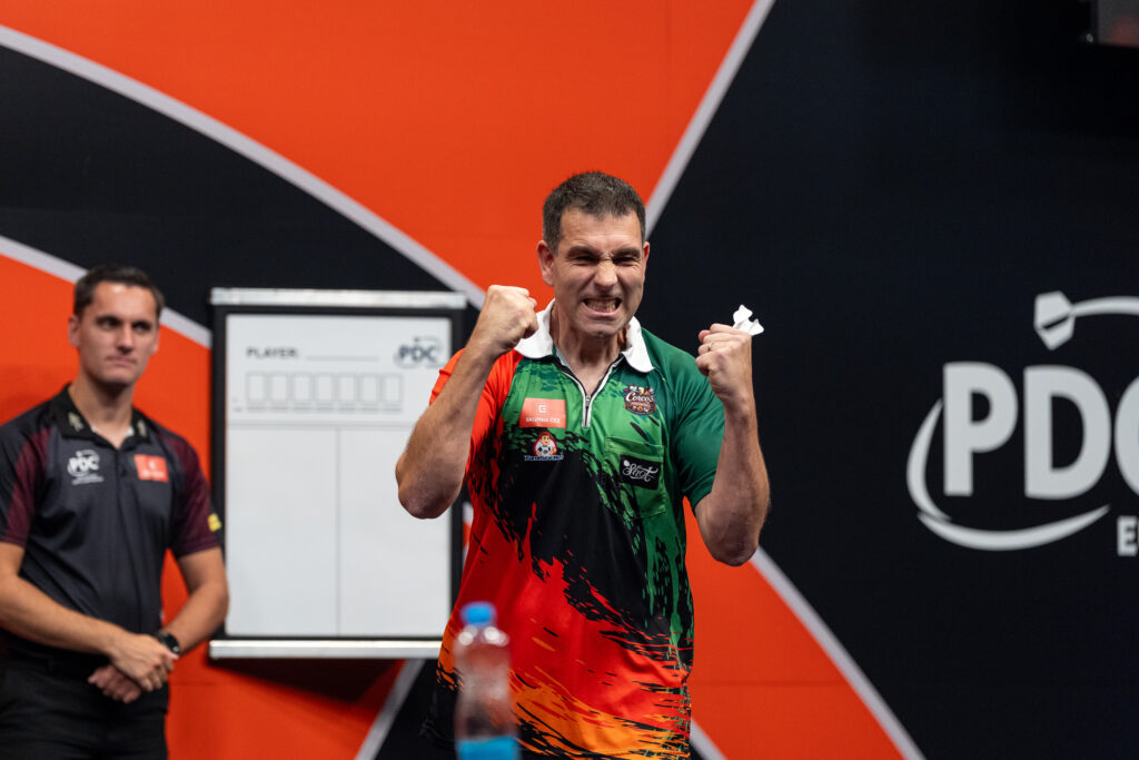 William O'Connor gewann gegen Ryan Searle die letzten vier Legs zum 6:4-Sieg