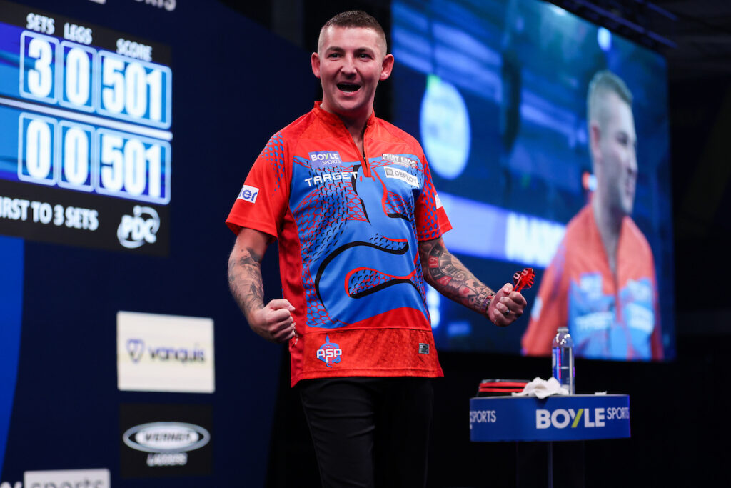Nathan Aspinall steht im Halbfinale des World Grand Prix 2026