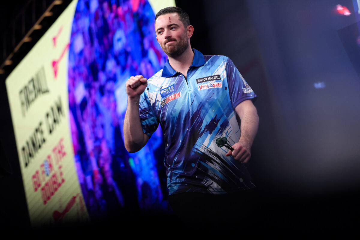 Eine starke Vorstellung gegen James Wade bringt Luke Humphries erneut ins Finale des World Grand Prix.